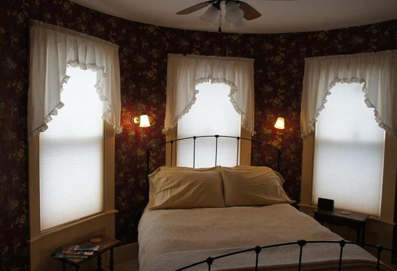 Maplecroft Bed & Breakfast