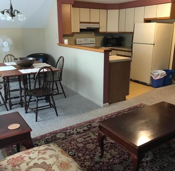 Maplecroft Bed & Breakfast