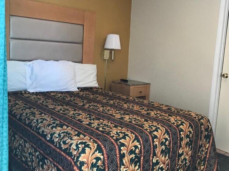 فندق على الطريق Budget Inn Parker