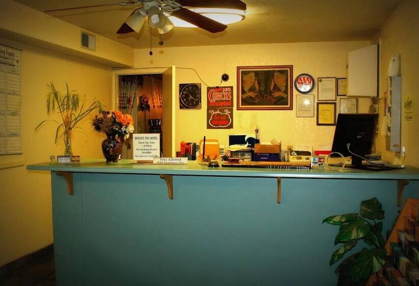 فندق على الطريق Budget Inn Parker