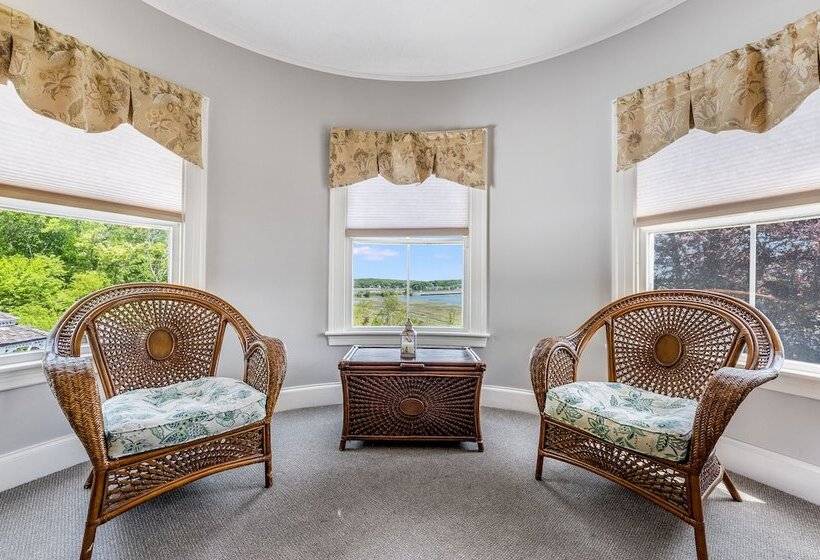 モーテル Castle Manor Inn