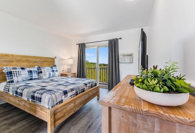 מוטל Castle Manor Inn