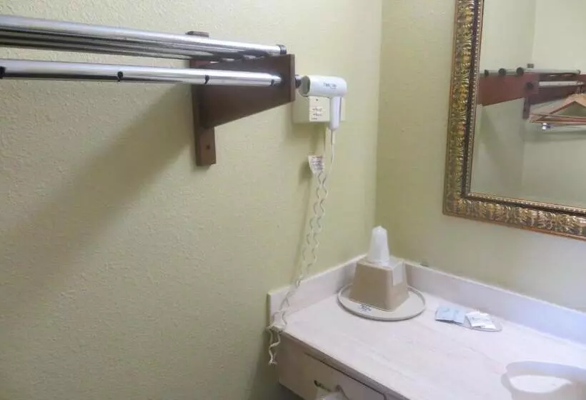 モーテル La Grange Executive Inn And Suites