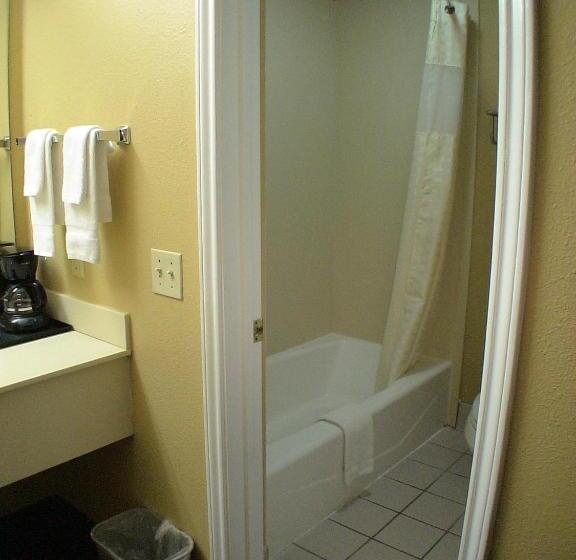 فندق على الطريق La Grange Executive Inn And Suites