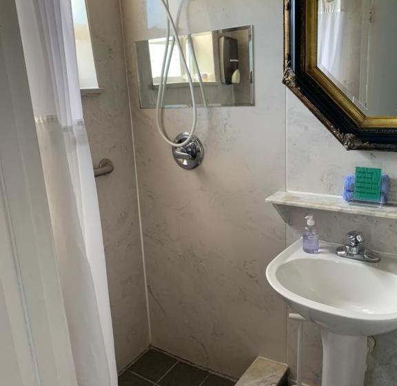 فندق على الطريق Manta Ray Inn