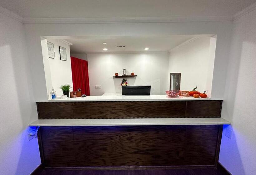 فندق على الطريق Razorback Inn