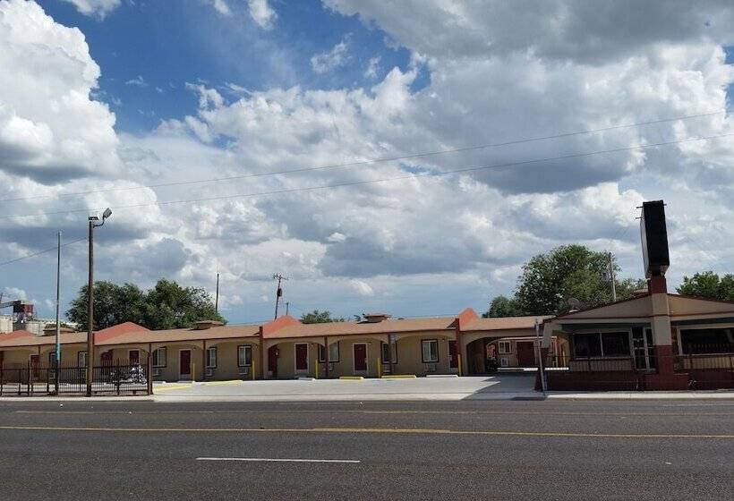 فندق على الطريق Route 66 Inn