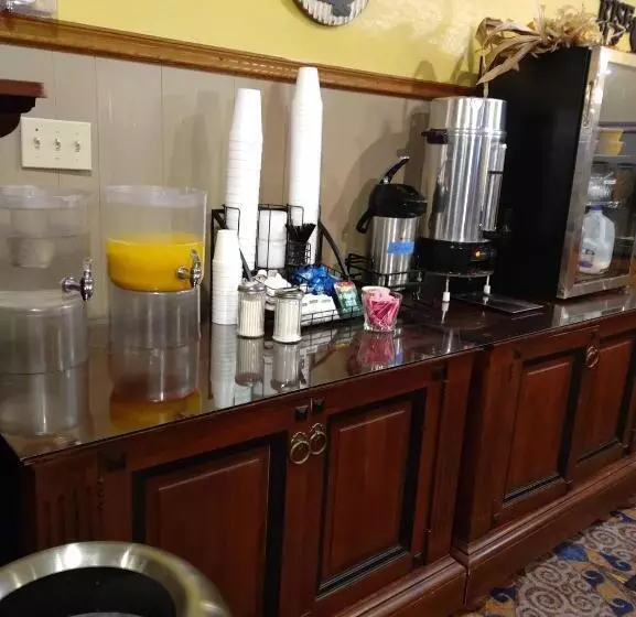 モーテル The Lodge At Russell   Russell Inn
