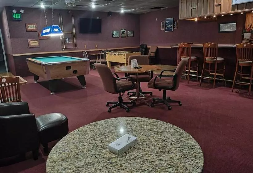 モーテル The Lodge At Russell   Russell Inn