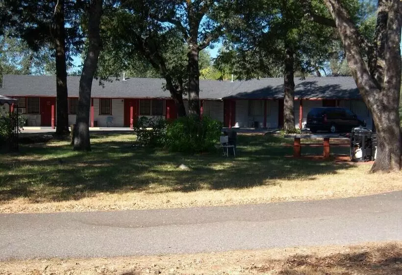 Shasta Dam Motel