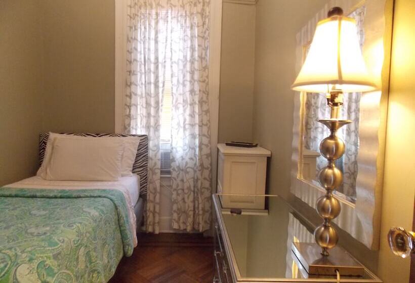 Bed and Breakfast Serenity At Home Guest House