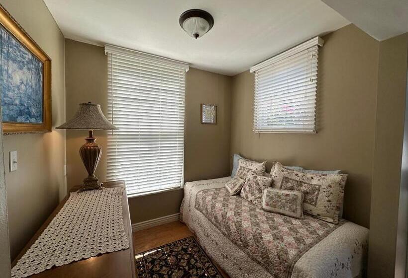 مبيت وإفطار The Blenman Inn