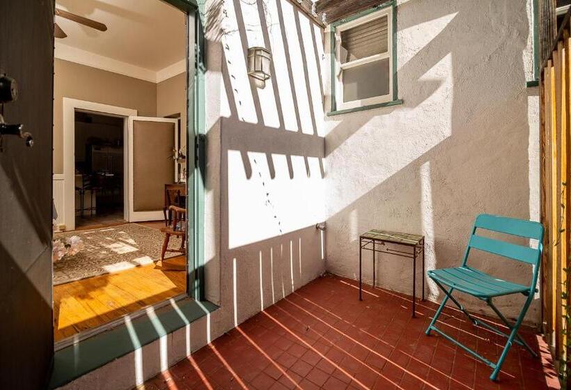 مبيت وإفطار The Blenman Inn