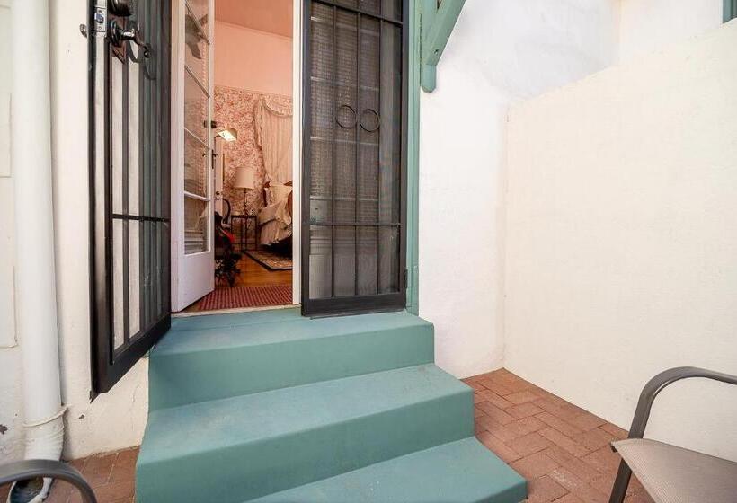 مبيت وإفطار The Blenman Inn