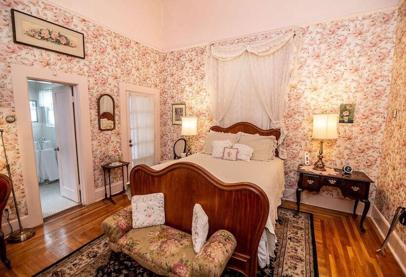 مبيت وإفطار The Blenman Inn