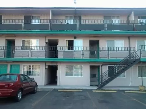 Golden Knight Motel