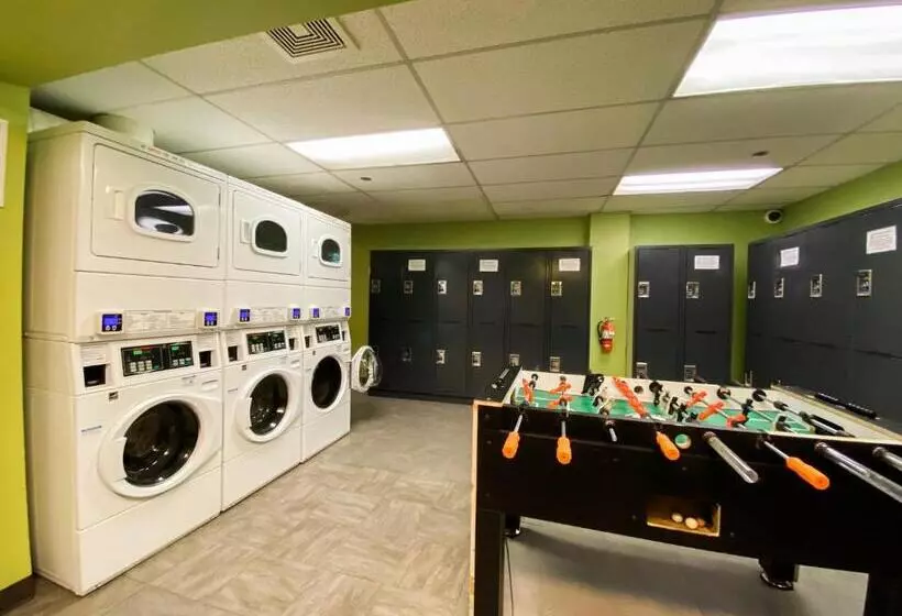 American Hotel Hostel