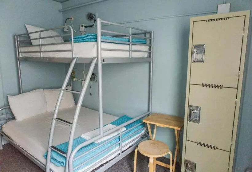 American Hotel Hostel