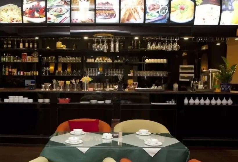 Hotelli Greentree Inn Hainan Haikou Jinniu Road Business