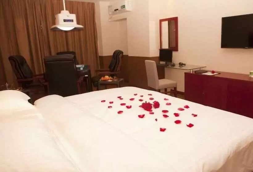 Hotelli Greentree Inn Hainan Haikou Jinniu Road Business