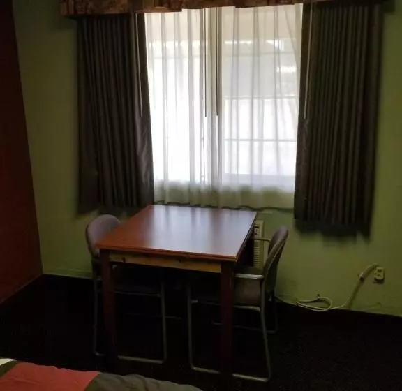 ホテル Valley Inn   Lebanon Oregon