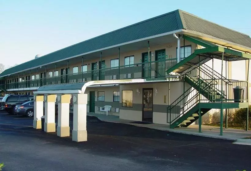 モーテル Garden Inn & Suites
