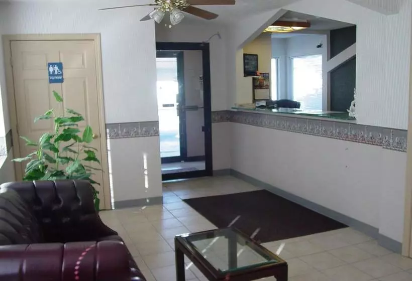 モーテル Garden Inn & Suites