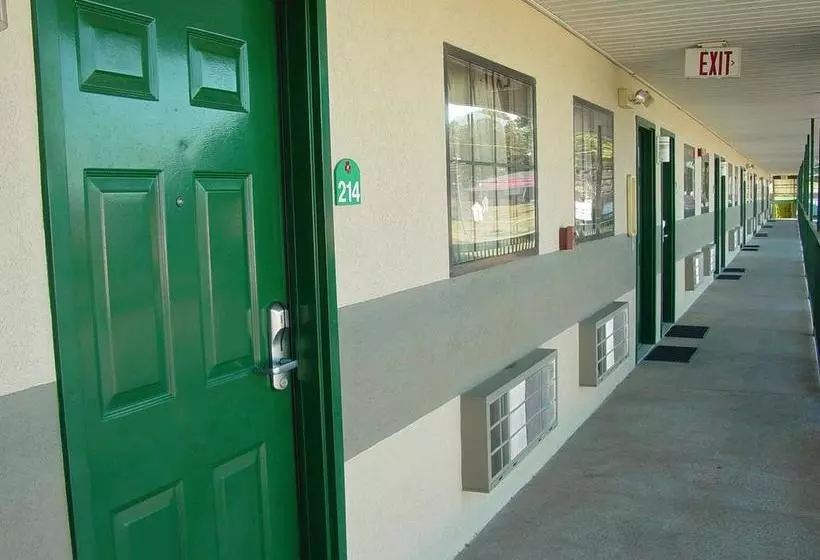 モーテル Garden Inn & Suites