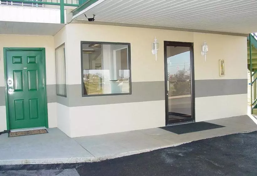 モーテル Garden Inn & Suites