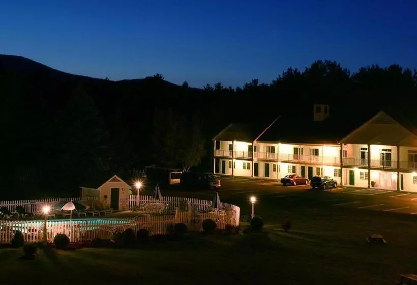 Motelli Golden Gables Inn