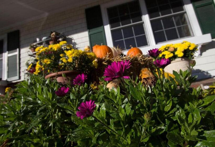 Motelli Golden Gables Inn