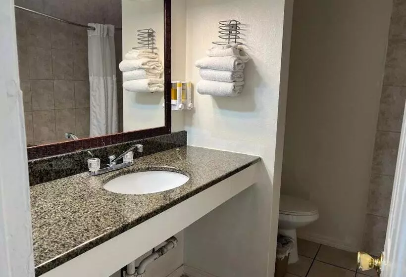 モーテル Hometown Inn North Hills