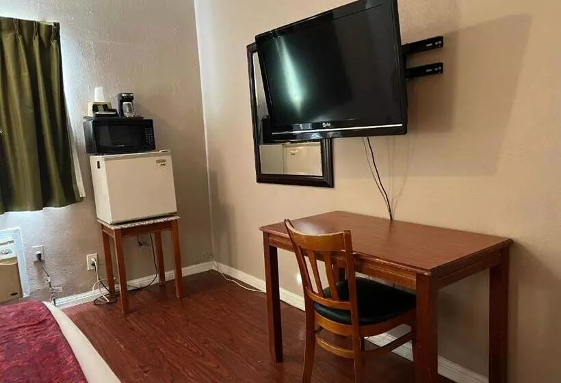 モーテル Hometown Inn North Hills