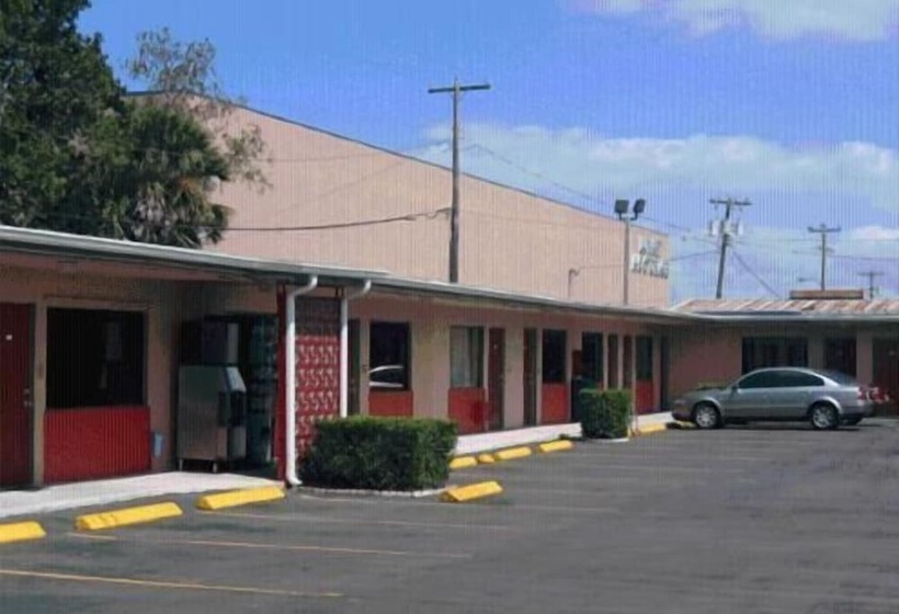 汽车旅馆 Plaza Travel Inn