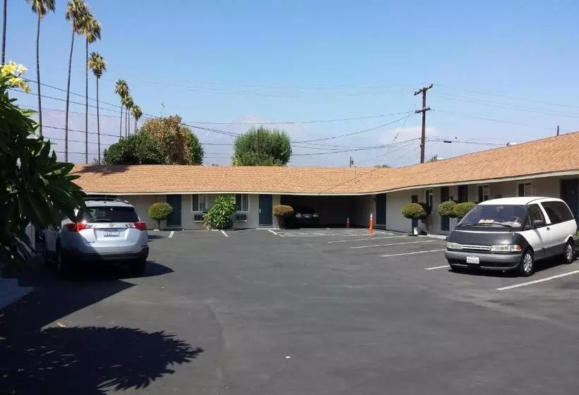 New Kansan Motel
