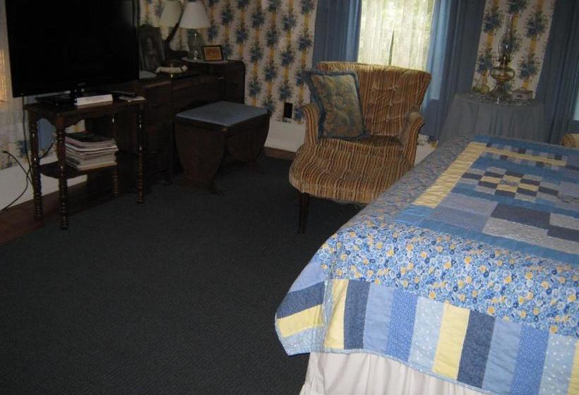 The Harkins House Inn Bed & Breakfast