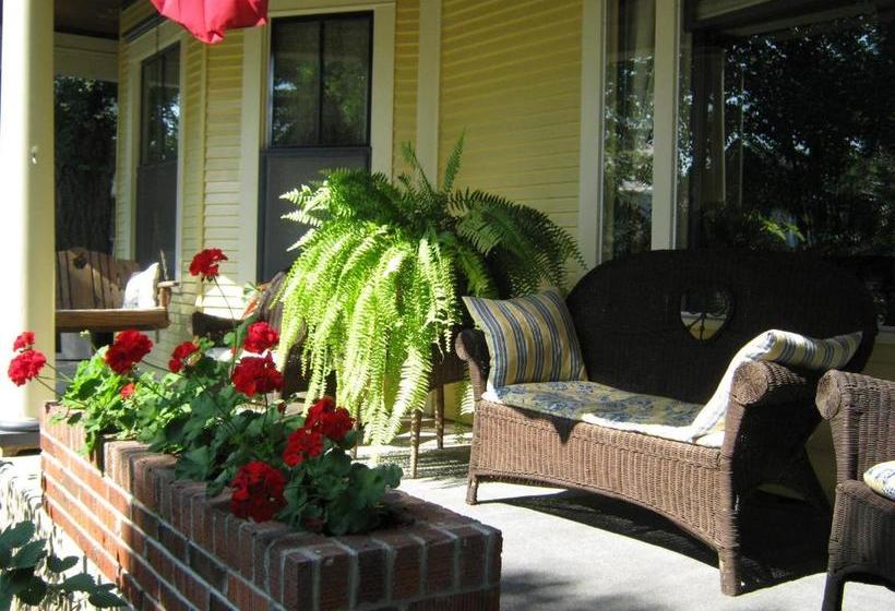 The Harkins House Inn Bed & Breakfast