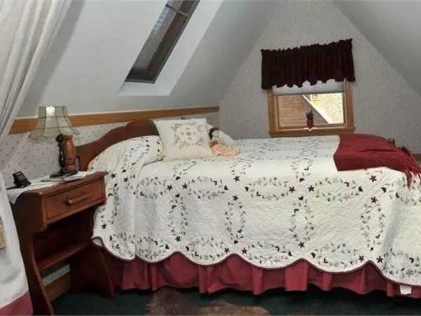Victorian Loft Bed And Breakfast