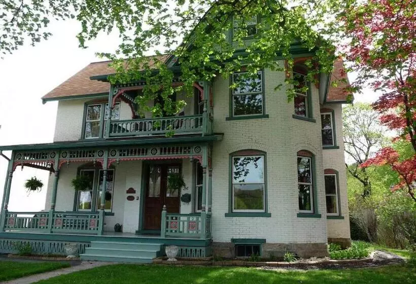 Victorian Loft Bed And Breakfast