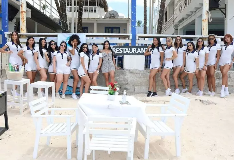 هتل The Greek Resort