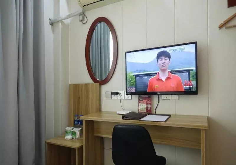 Hotelli Greentree Inn Nanjing Yuhuatai Scenic Spot China Gate Subway Station Express