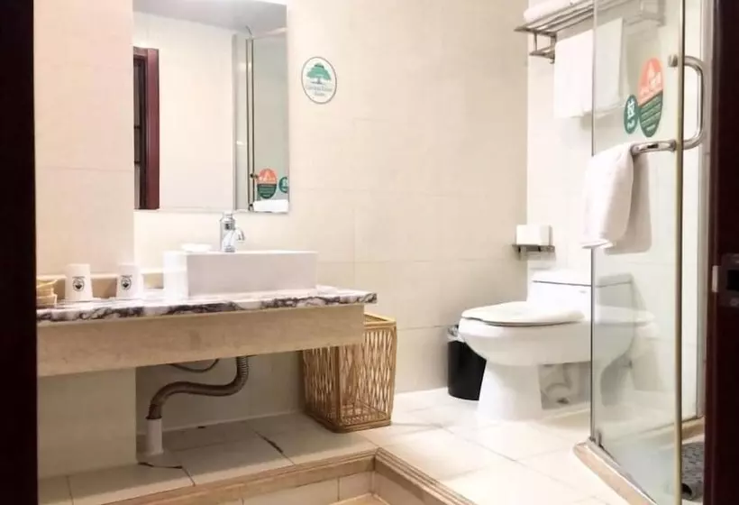 Hotelli Greentree Inn Taicang Baolong Square