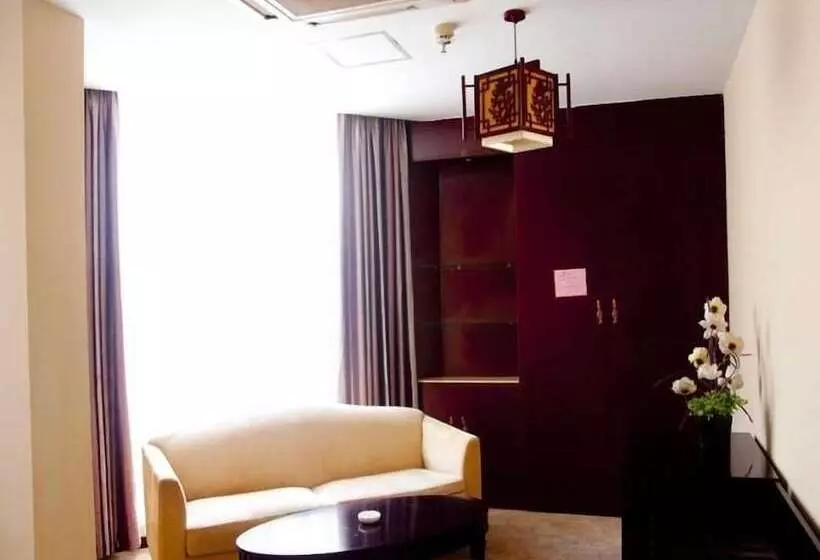 Hotelli Greentree Inn Taicang Baolong Square