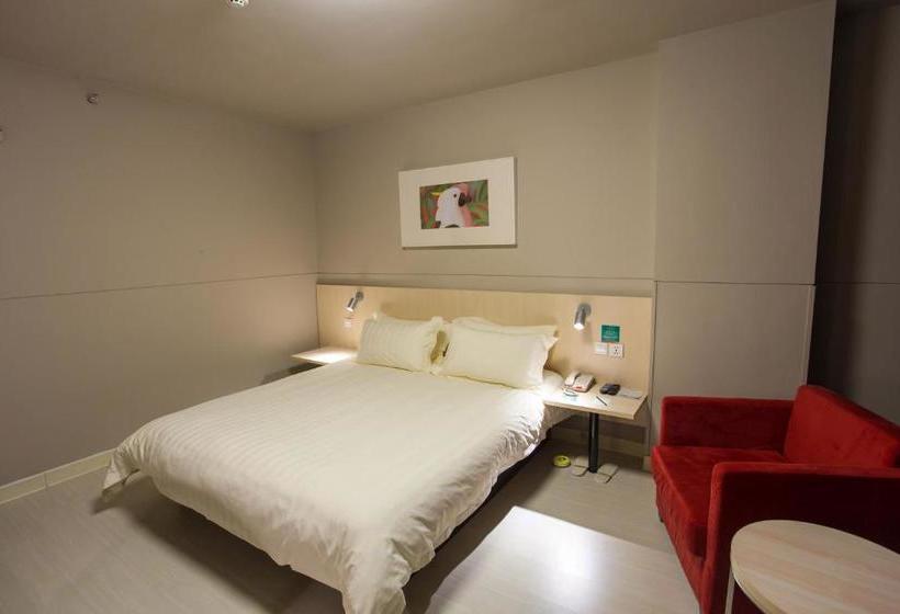 בית מלון כפרי Jinjiang Inn Liuzhou Bubugao Square North Station