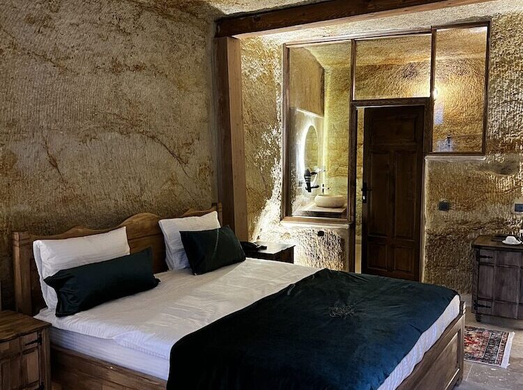 هتل Chakra Special Caves