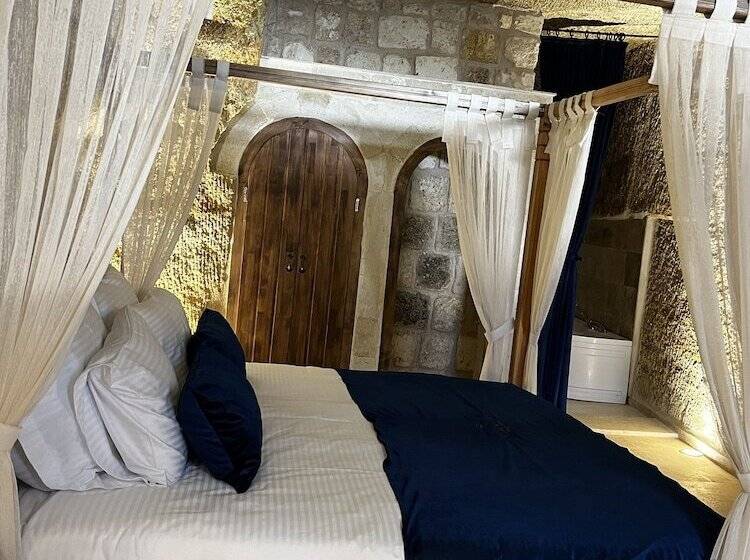 هتل Chakra Special Caves