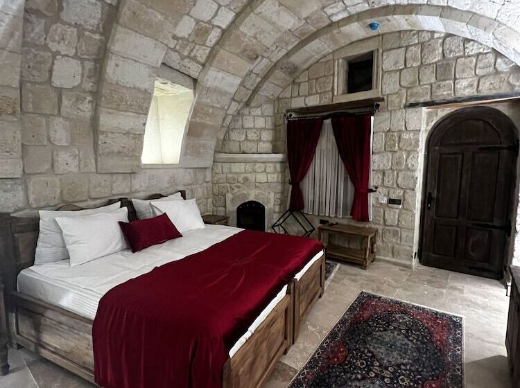 هتل Chakra Special Caves