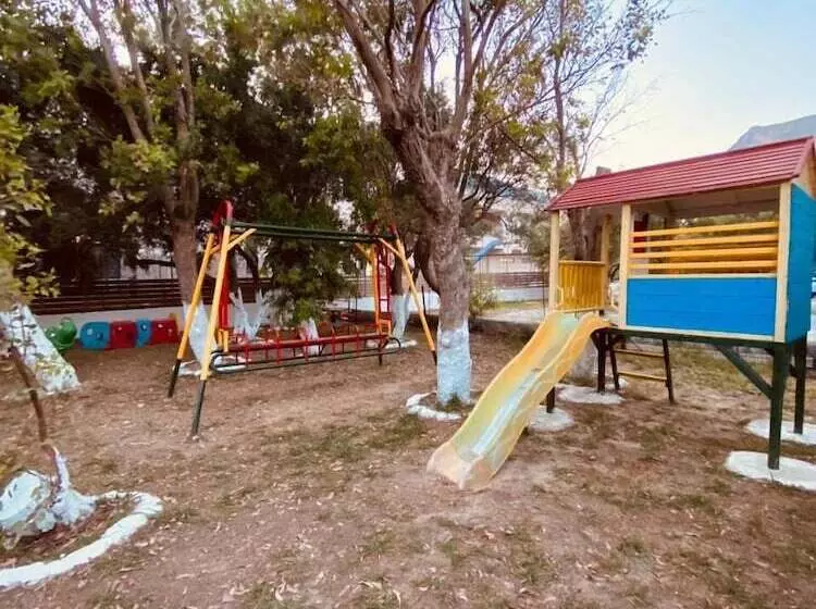 Hotelli Happycamp Mobile Homes Camping Apollonia