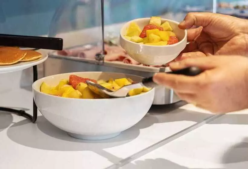 هتل Kyriad Limoges   Ester