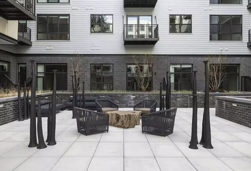 Placemakr Cathedral Heights